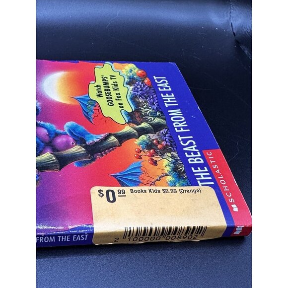 Goosebumps #43 The Beast From The East TRUE 1st Print Edition RL Stine UNREAD - Picture 4 of 10